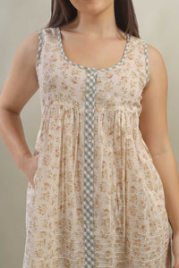 Charlotte, Dress