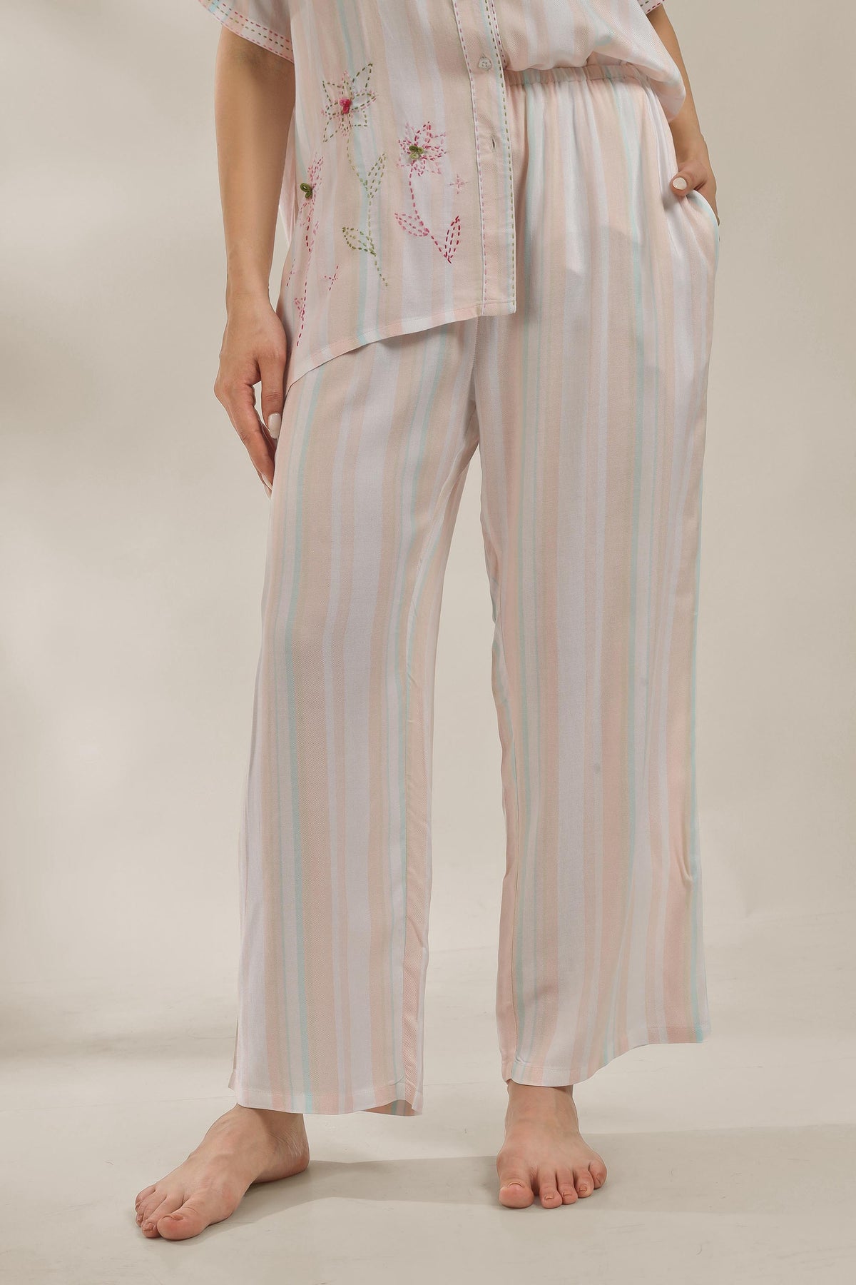 Amaryllis, Pyjama Suit