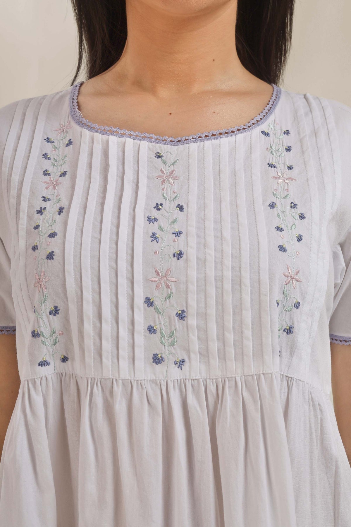 Cindy, Nightdress