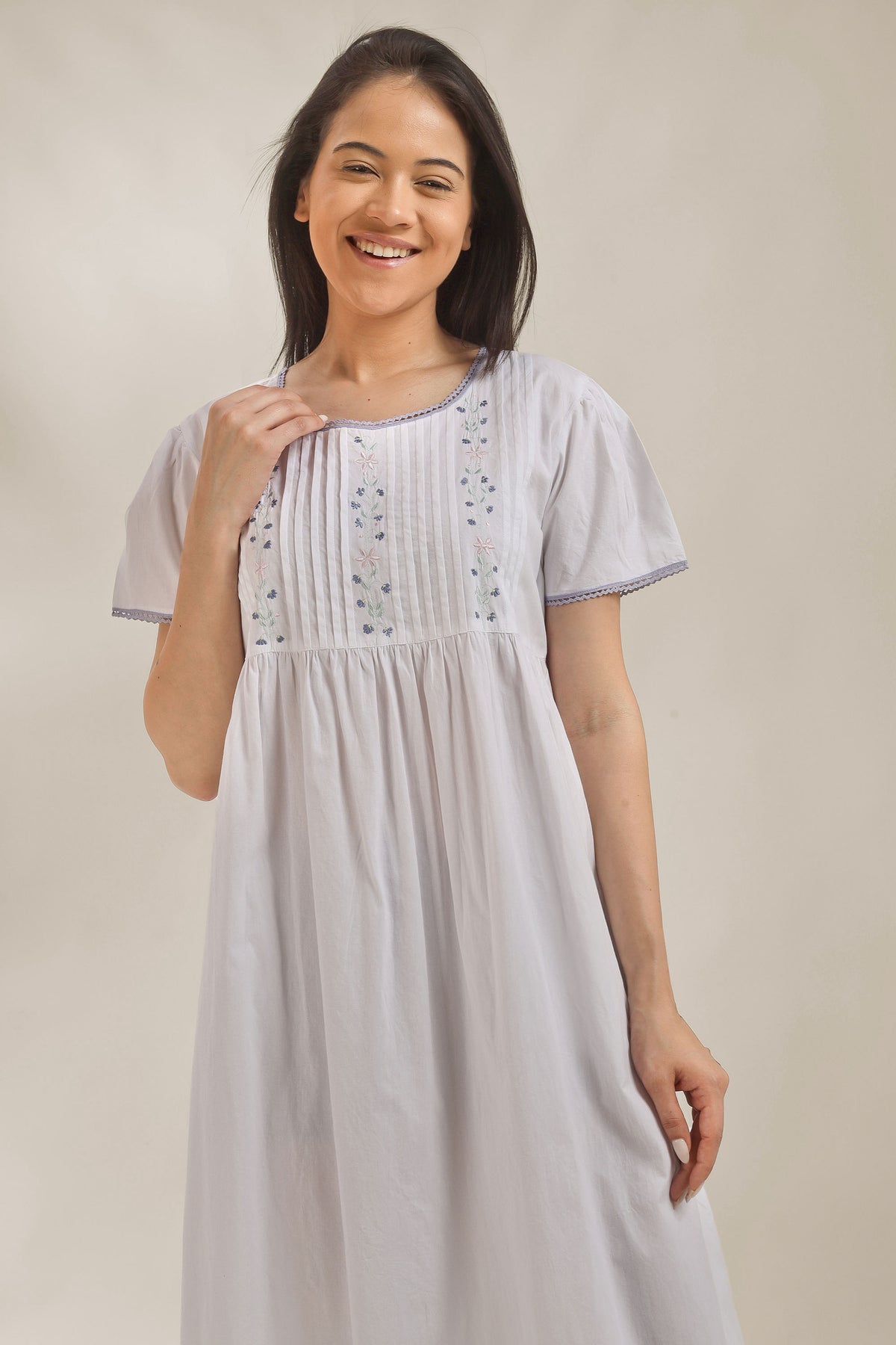Cindy, Nightdress