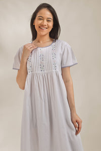 Cindy, Nightdress