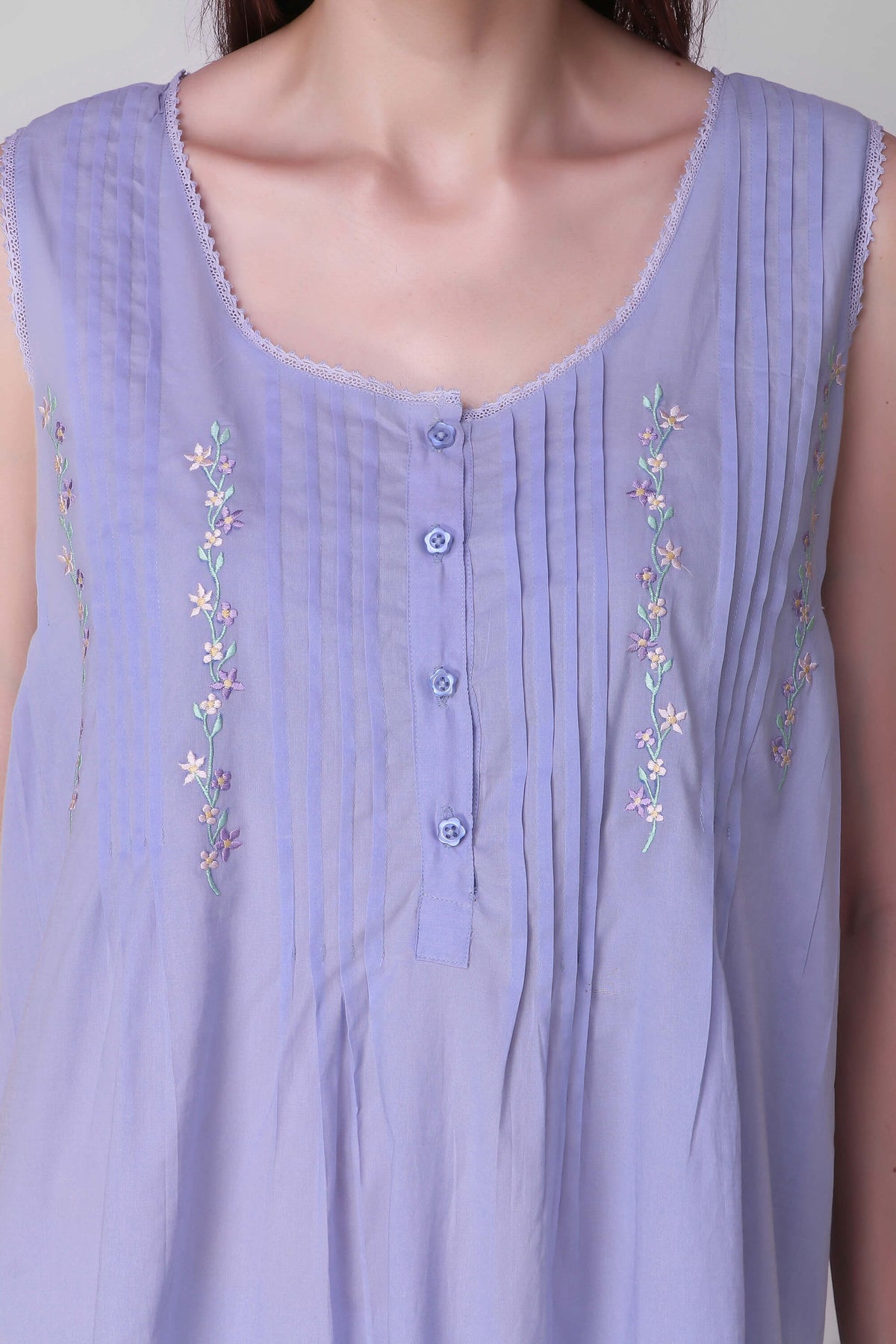 Flora, Nightdress