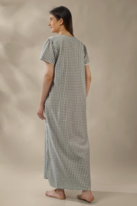 Rene, Nightdress