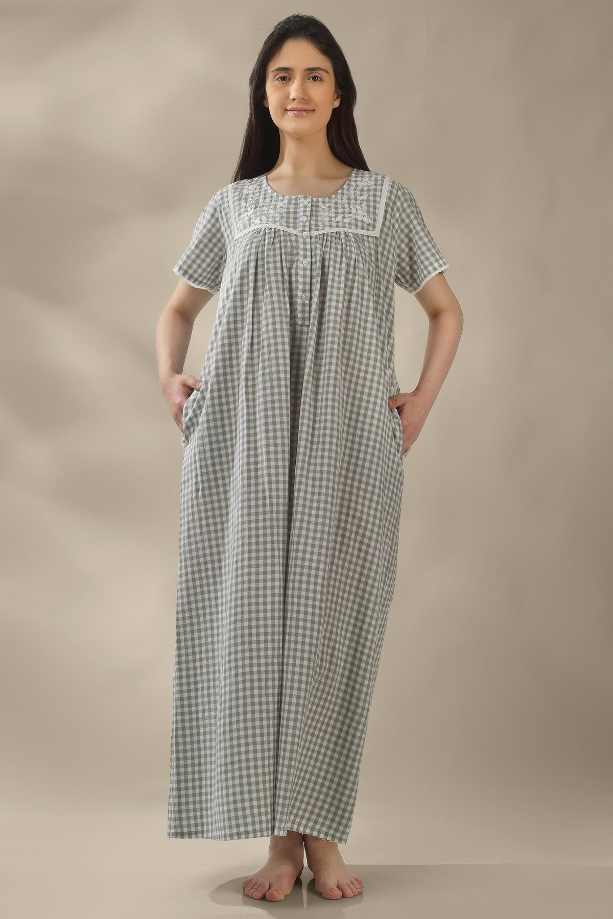 Rene, Nightdress