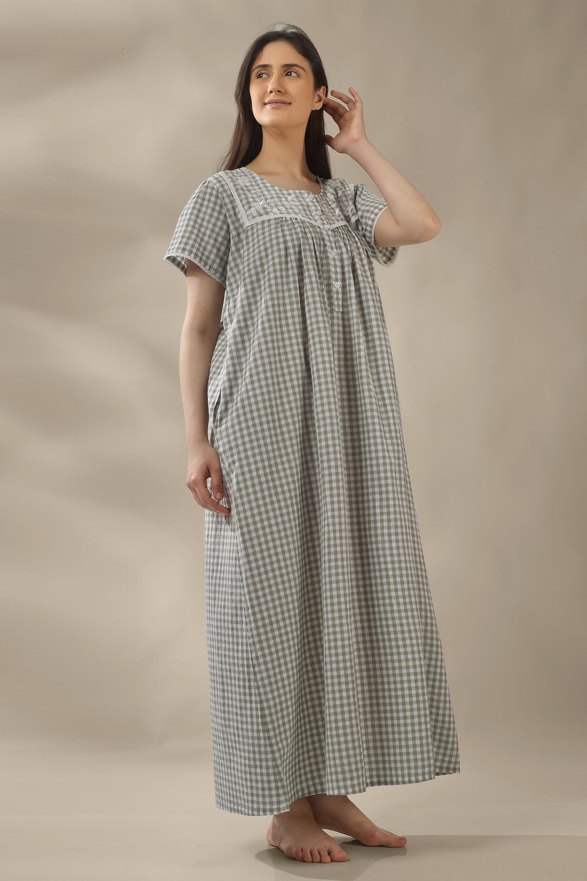 Rene, Nightdress