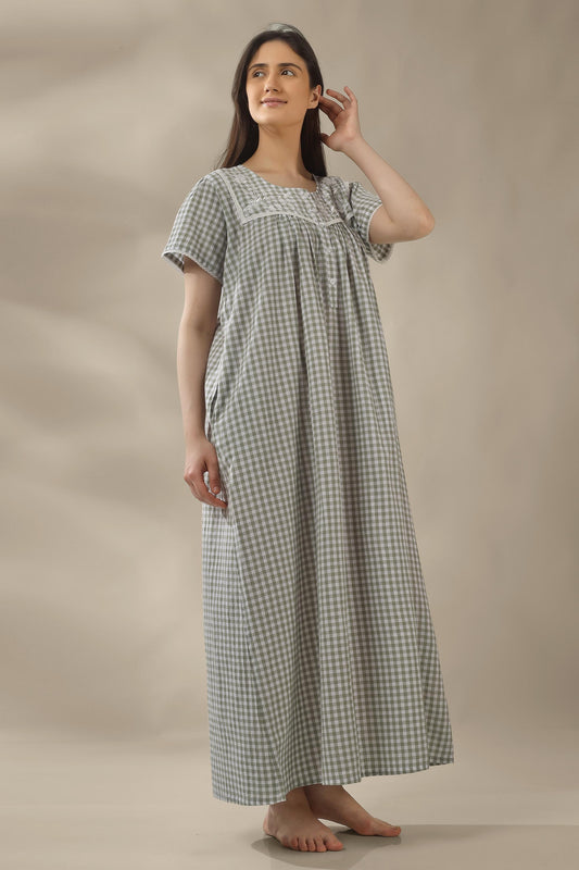 Rene, Nightdress