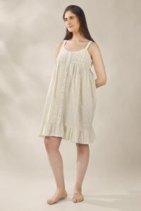 Stella, Nightdress