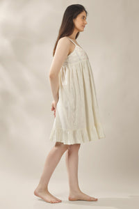 Stella, Nightdress