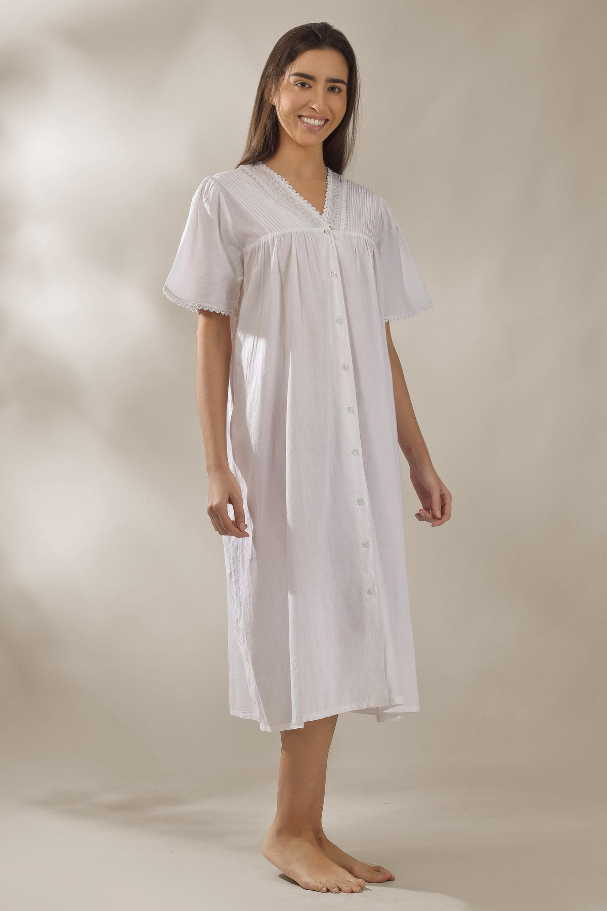 Anne, Nightdress