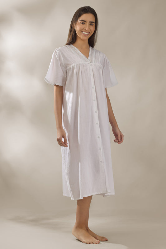 Anne, Nightdress