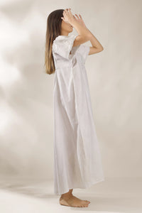Vina, Nightdress