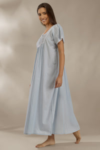 Vina, Nightdress