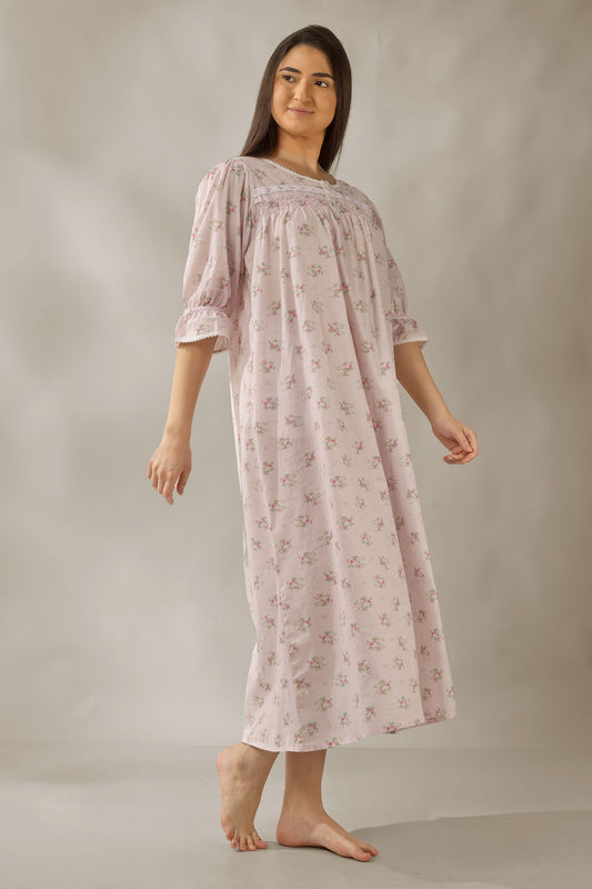 Elsie, Nightdress
