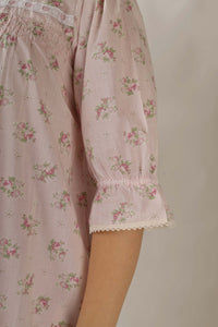 Elsie, Nightdress