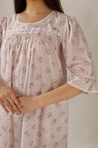 Elsie, Nightdress
