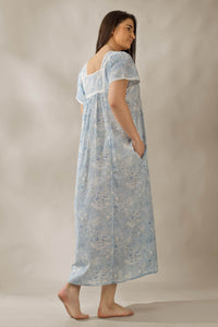 Vina, Nightdress