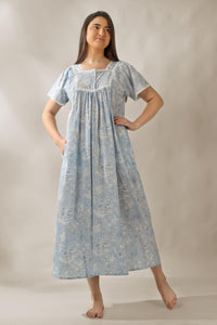 Vina, Nightdress