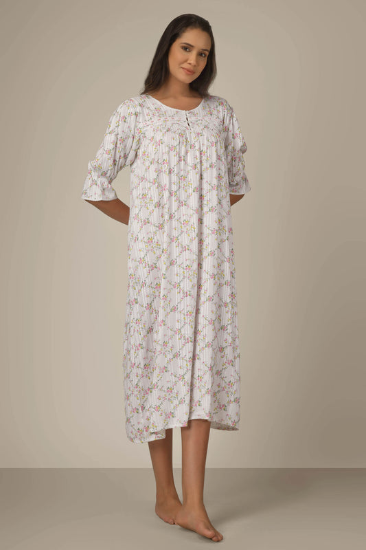 Elsie, Nightdress