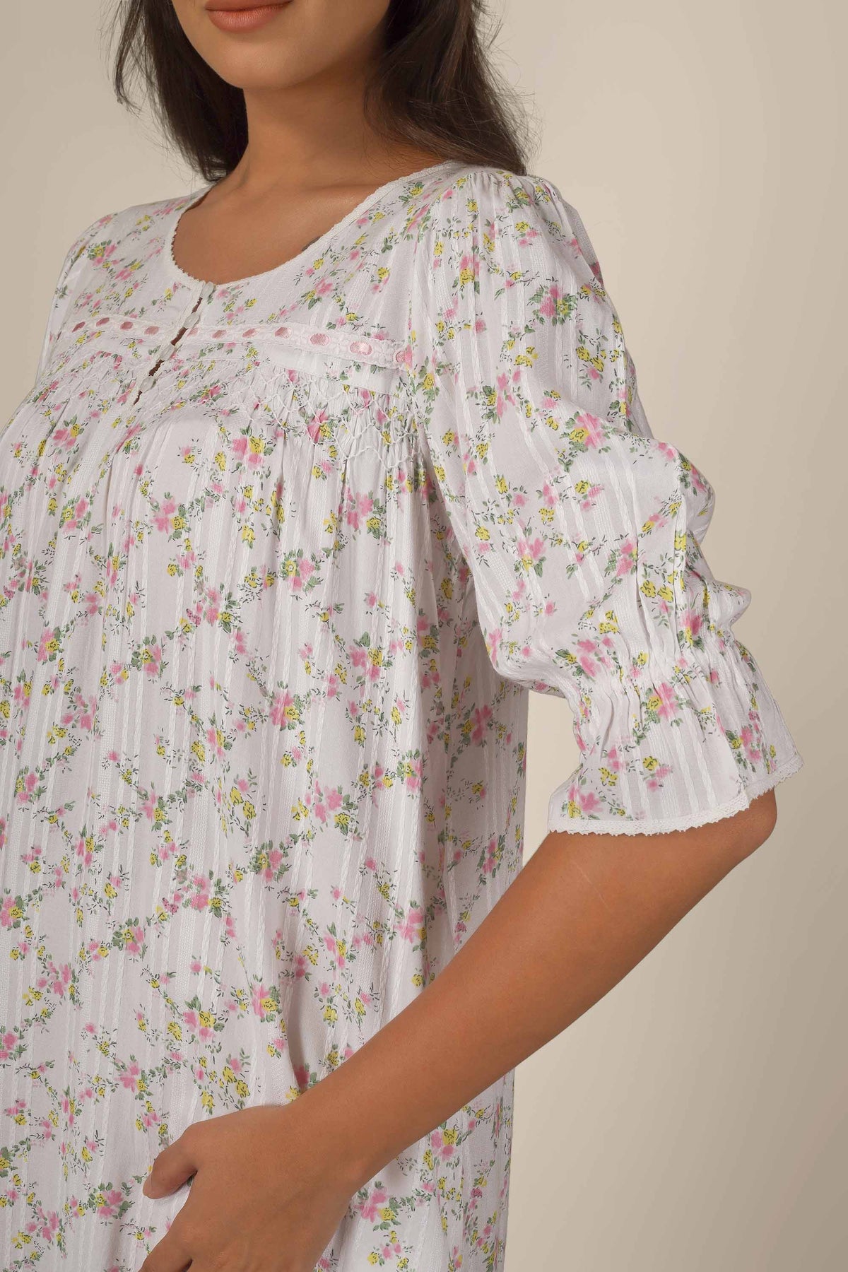 Elsie, Nightdress