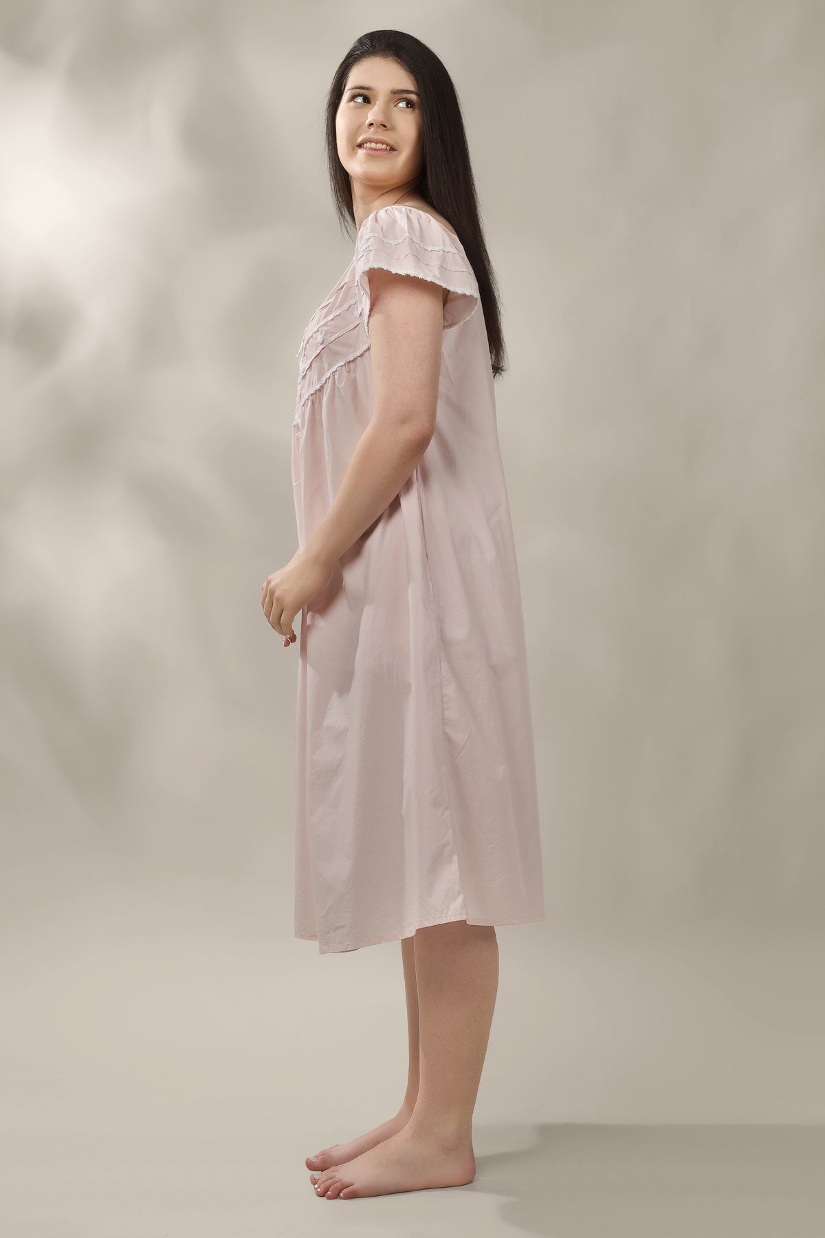 Rena, Nightdress