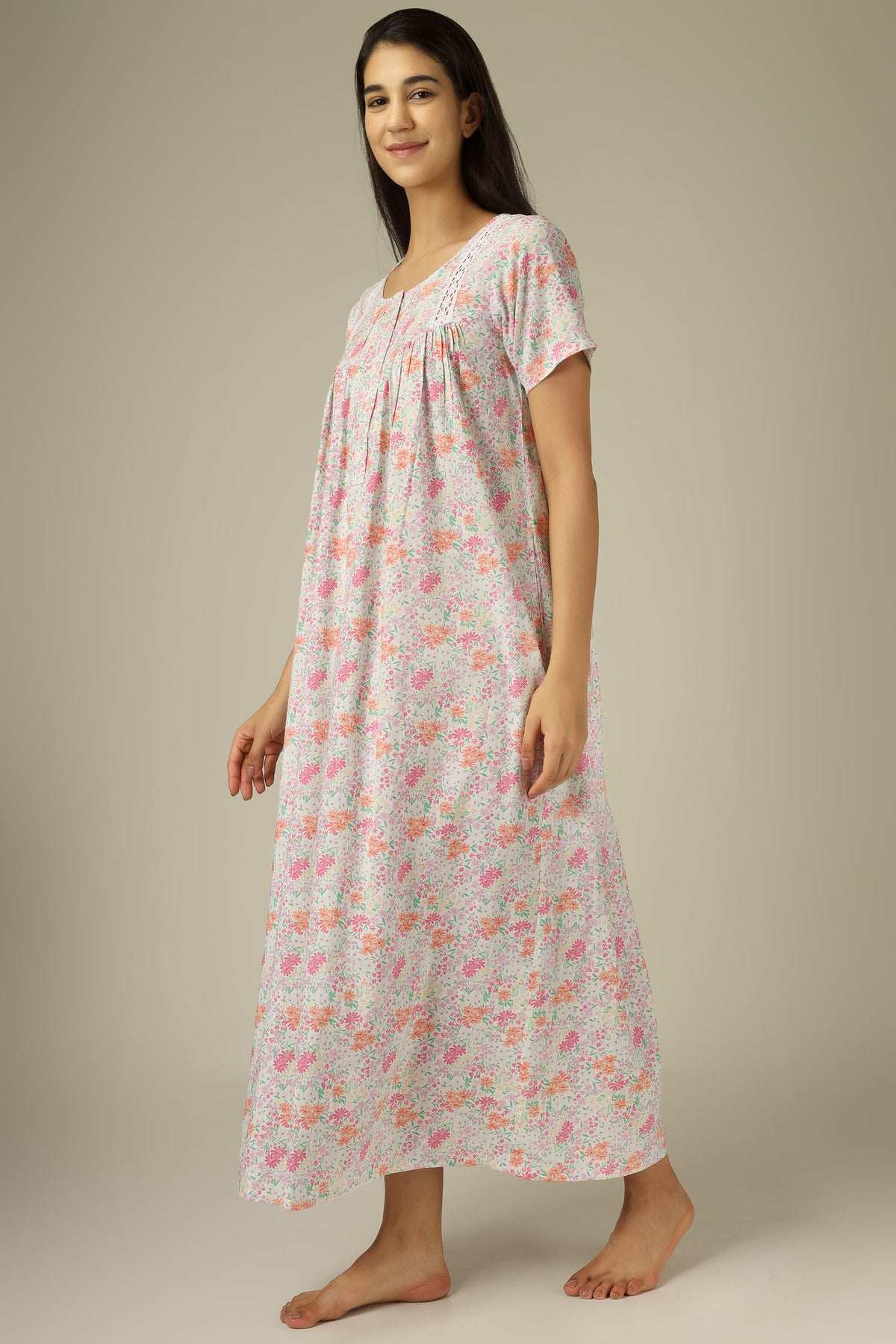 Buttercup, Nightdress
