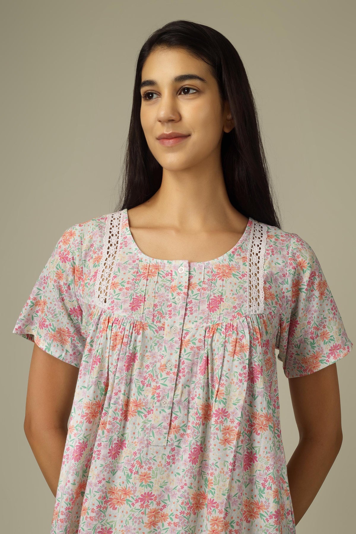 Buttercup, Nightdress