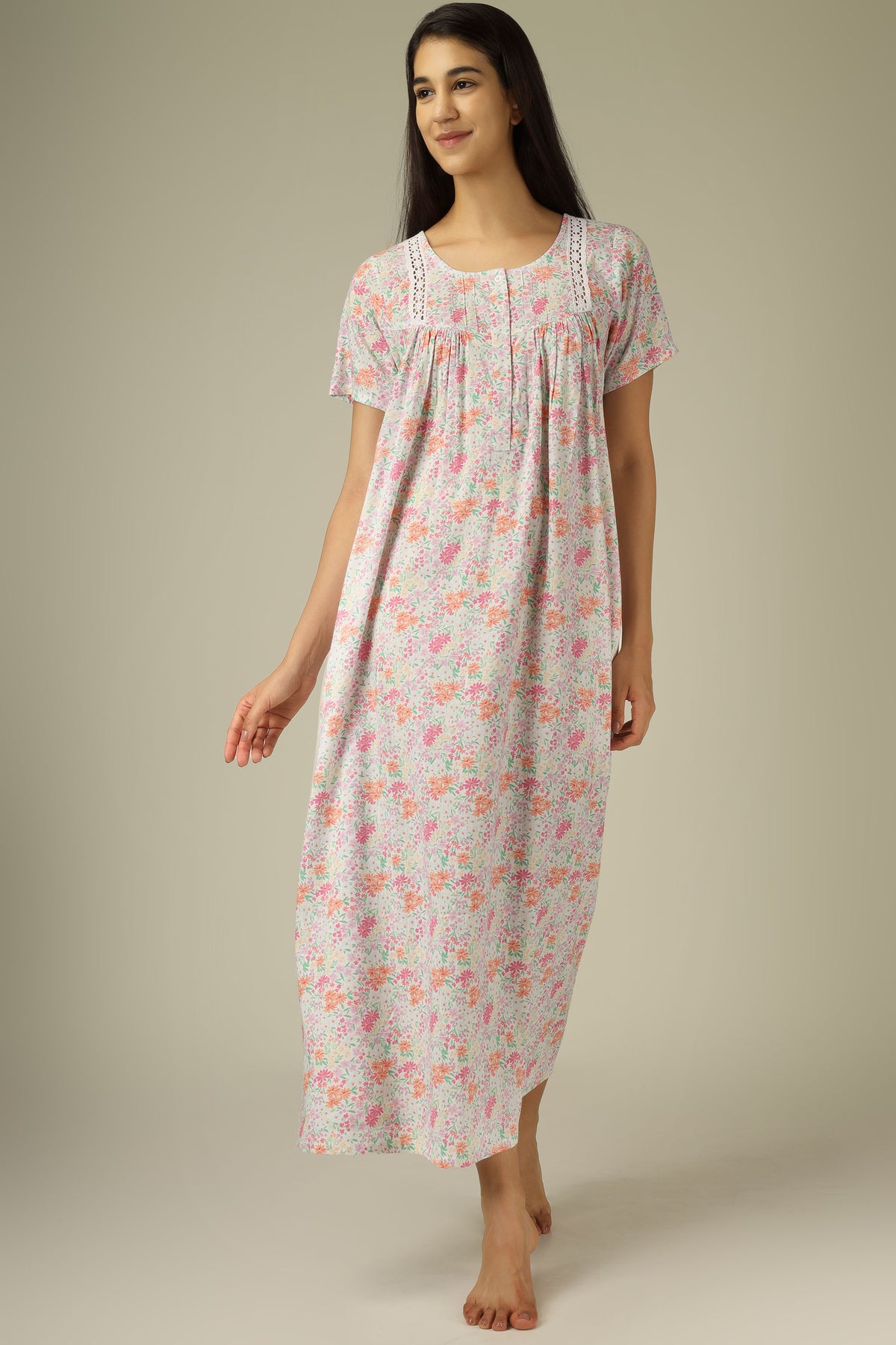 Buttercup, Nightdress
