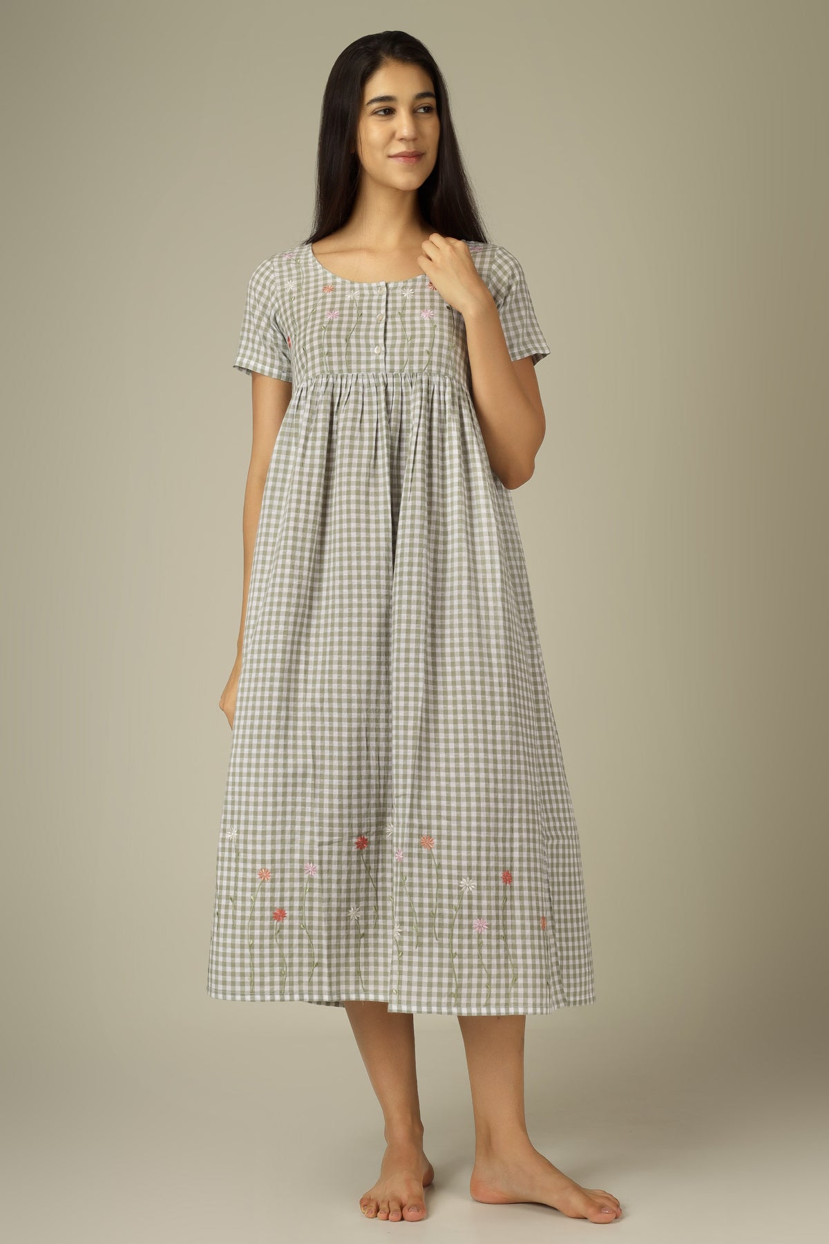 Daisy, Dress