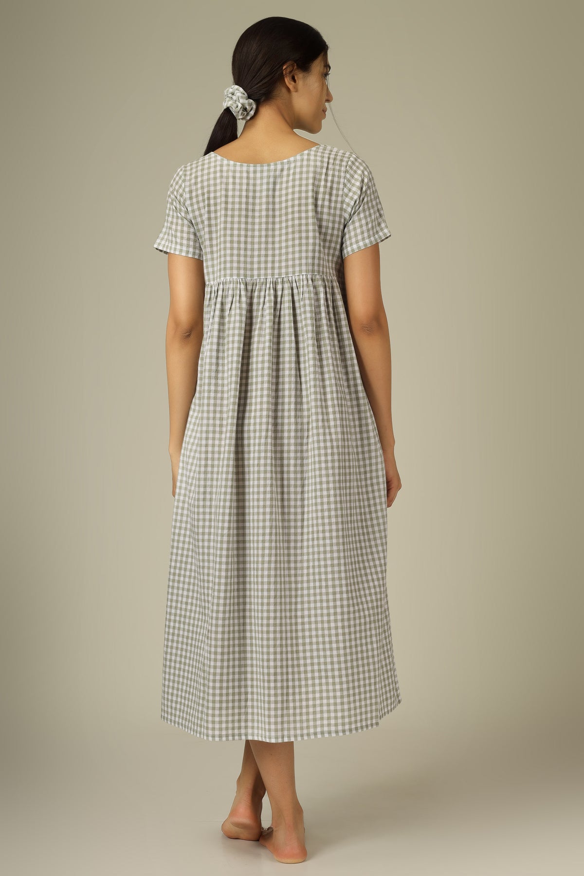 Daisy, Dress