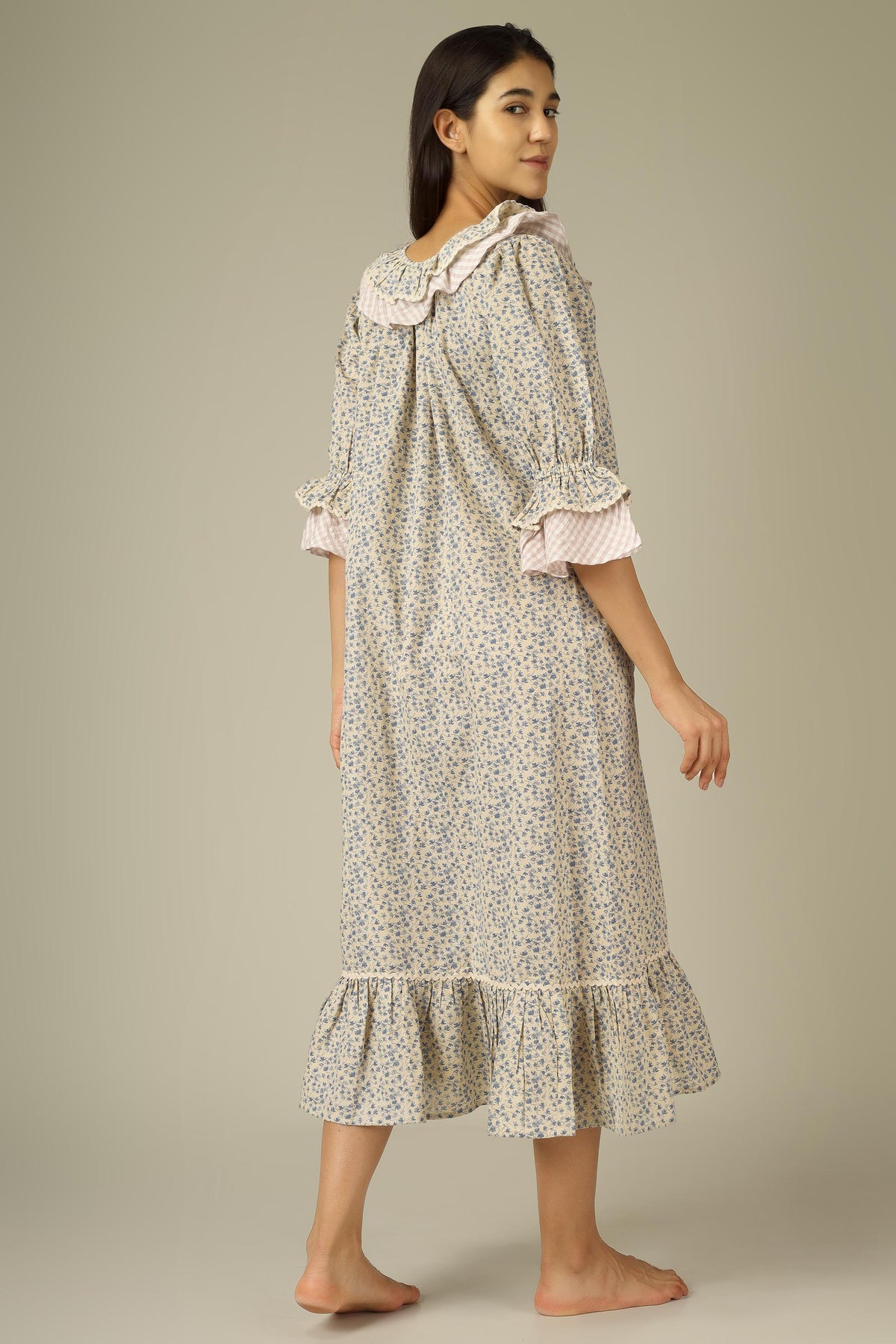 Maghra, Nightdress