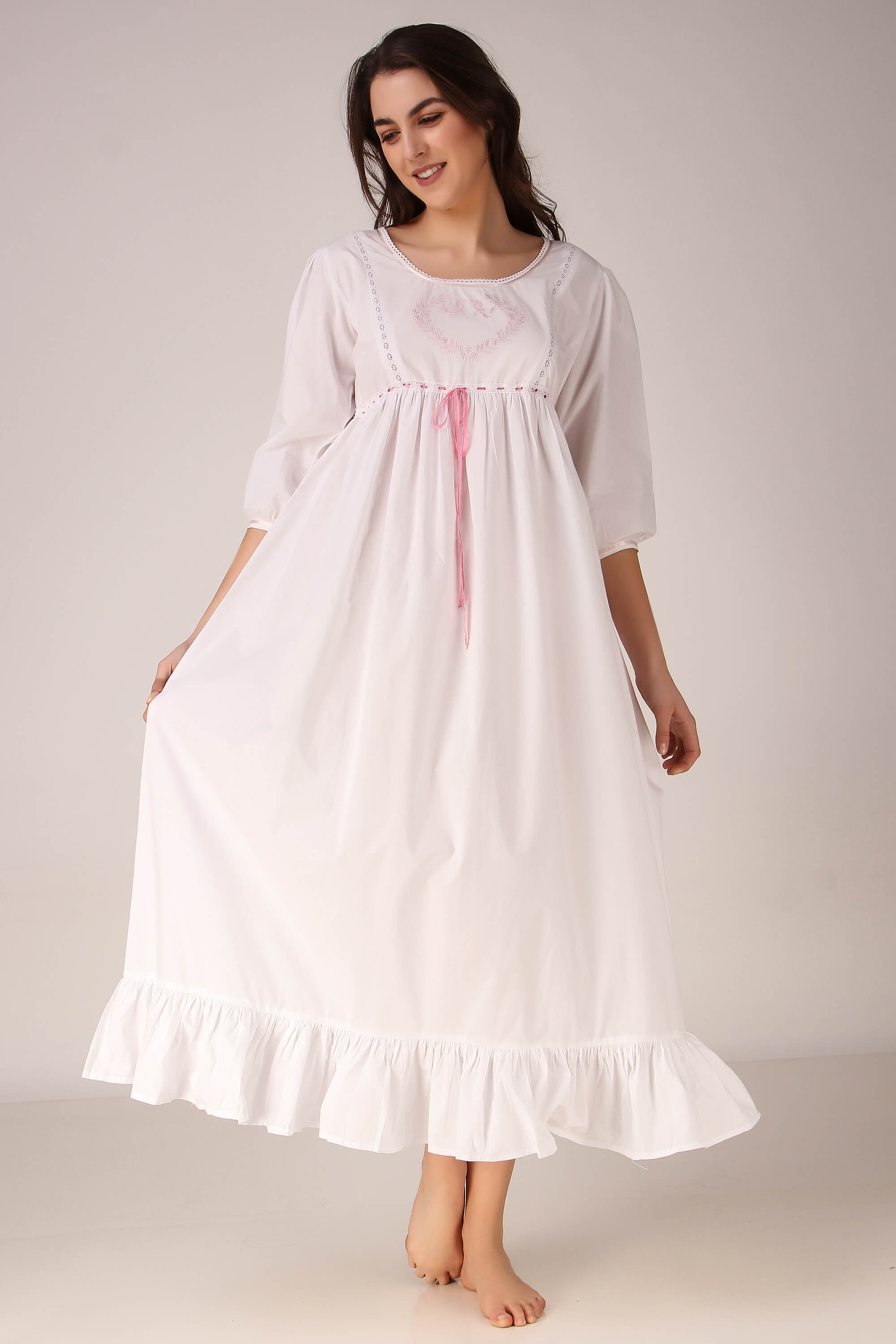 Sophia, Nightdress: Exquisite Cotton Nightgown