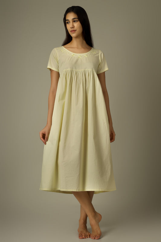 Cassie, Nightdress