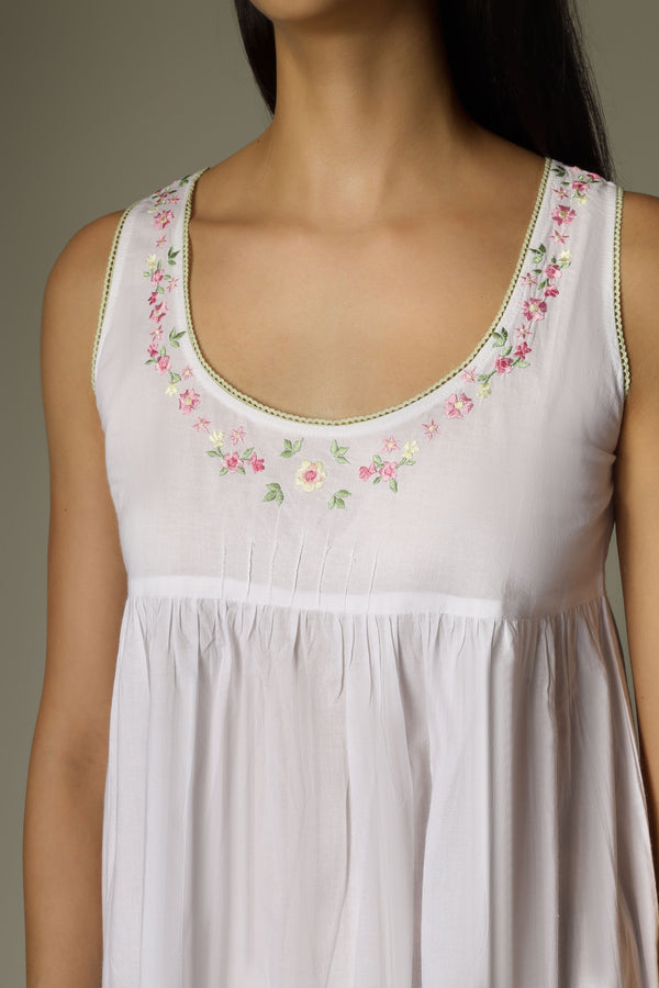 Bloom, Dress