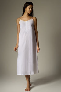 Victoria, Night Dress & Gown