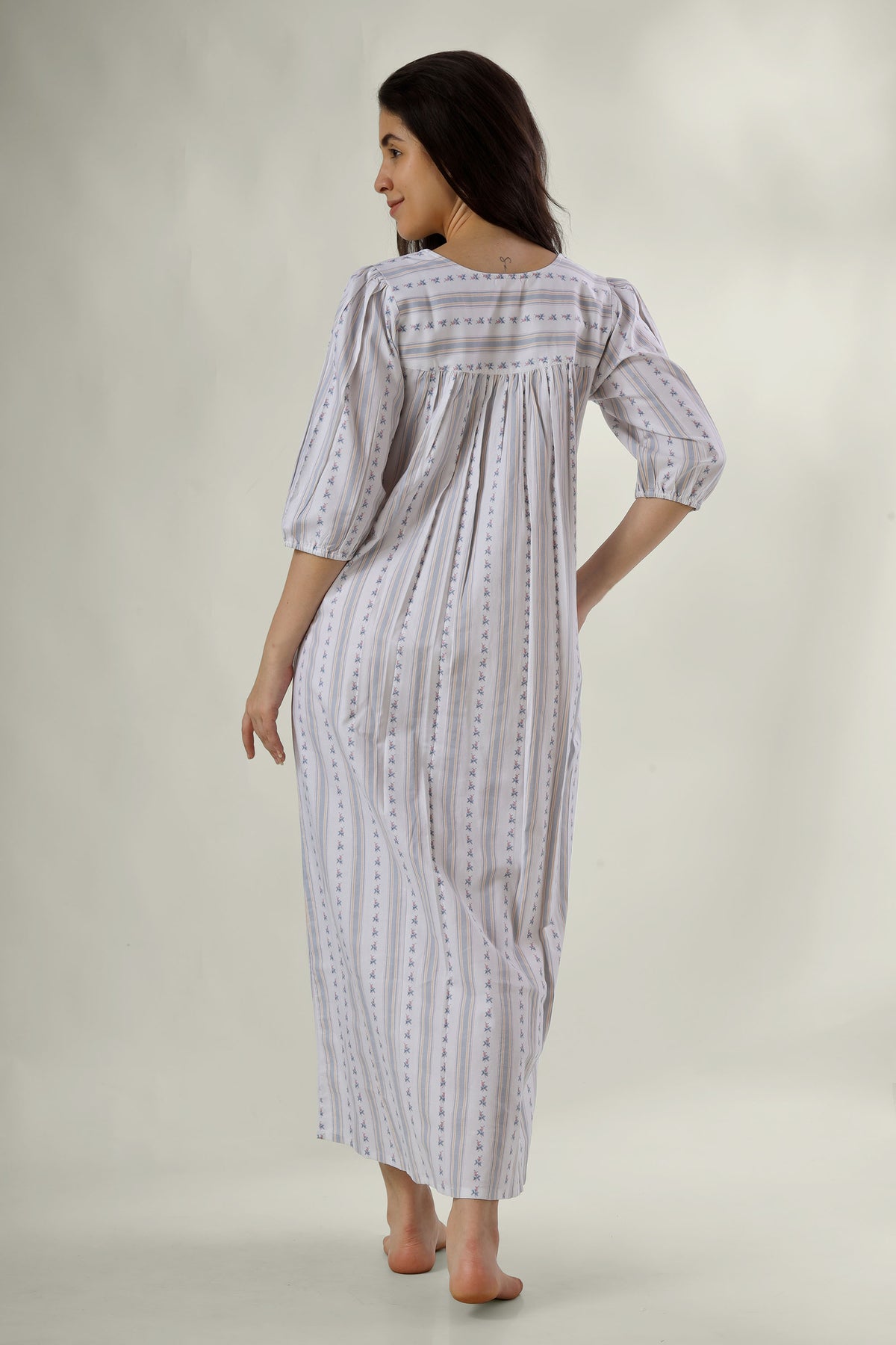 Buttercup, Nightdress