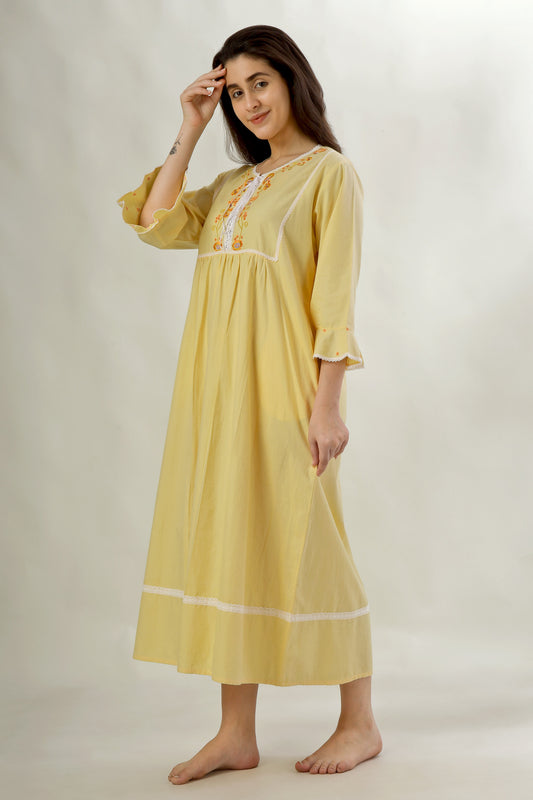 Josee, Nightdress