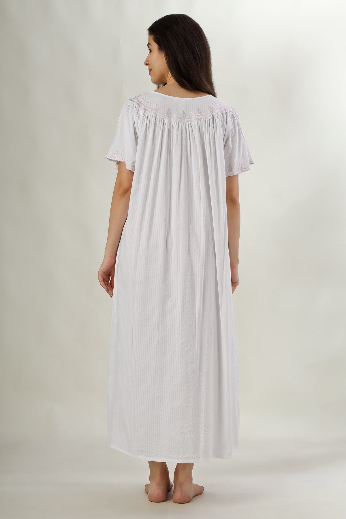 Tessa, Nightdress