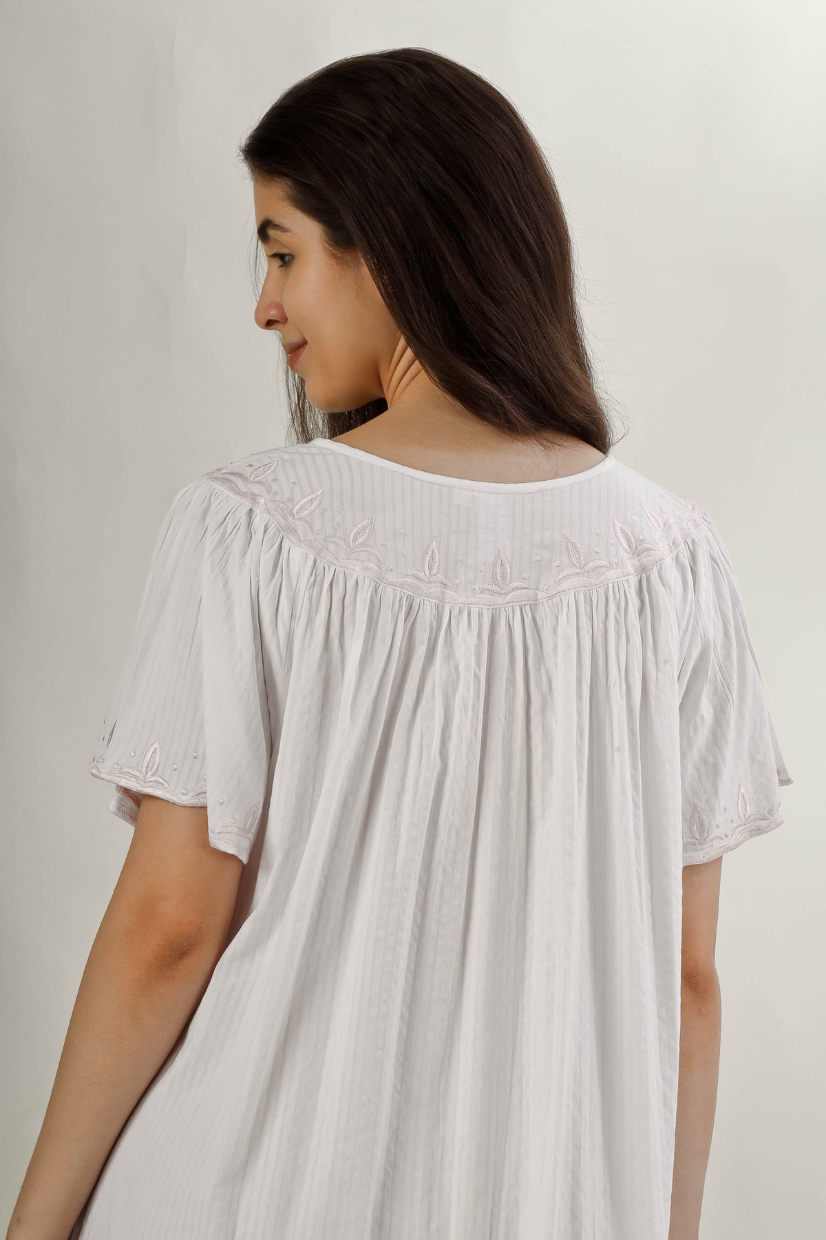 Tessa, Nightdress