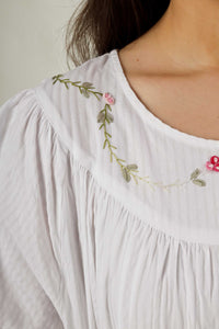 Pregita, Nightdress
