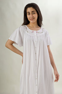 Pregita, Nightdress
