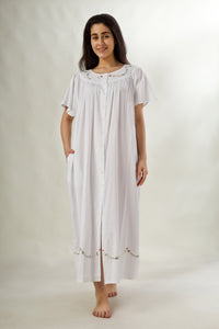 Pregita, Nightdress