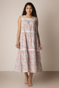 Evita, Dress