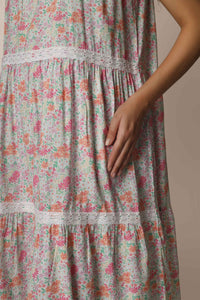 Evita, Dress