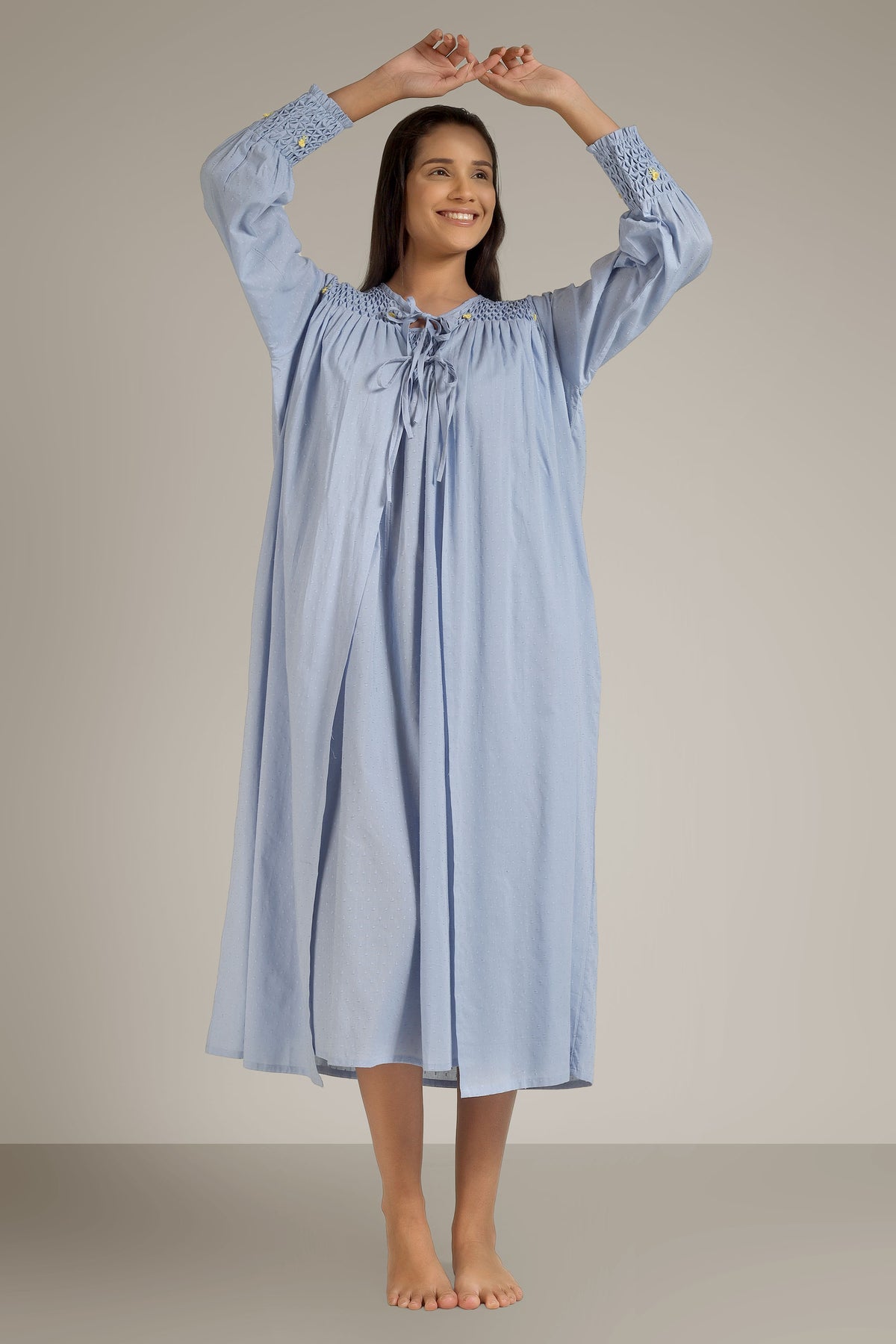 Brisa, Nightdress & Gown