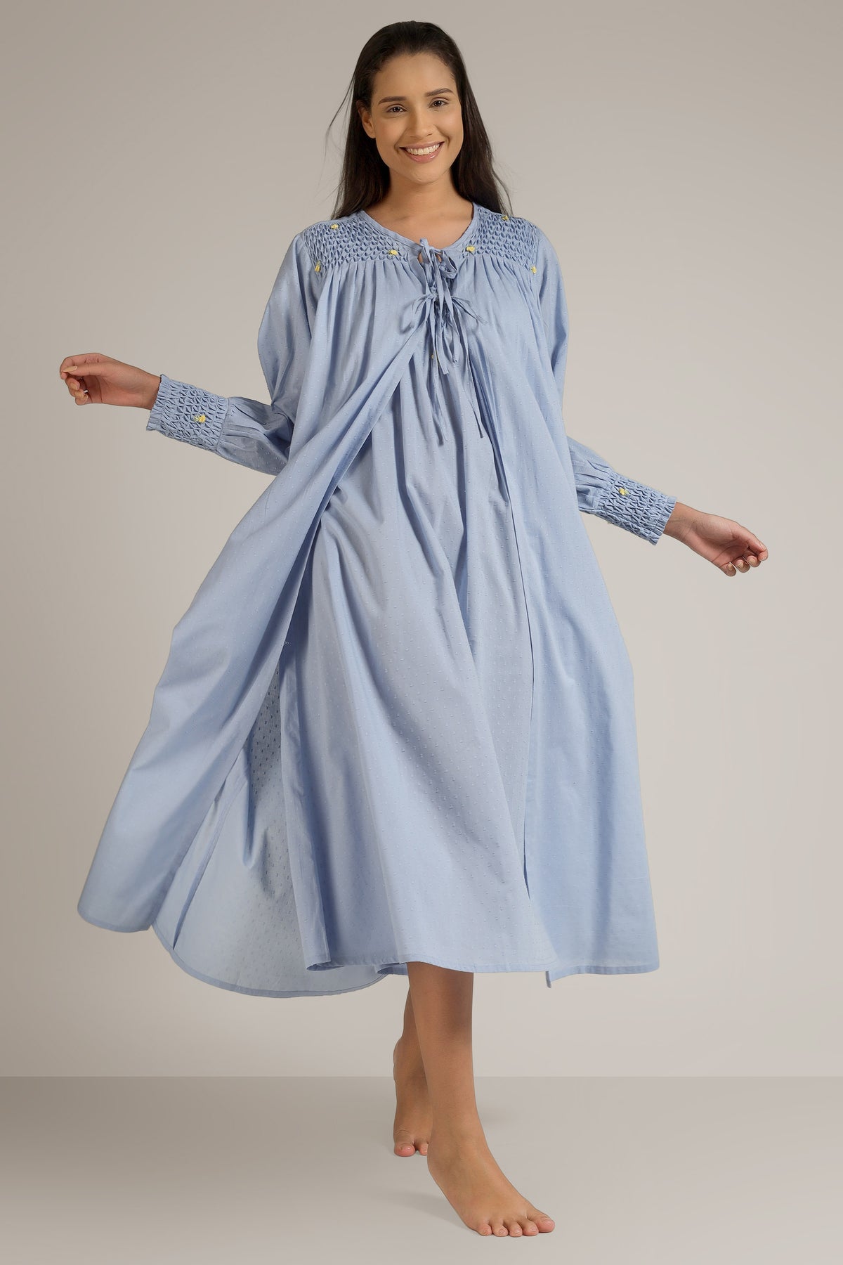 Brisa, Nightdress & Gown