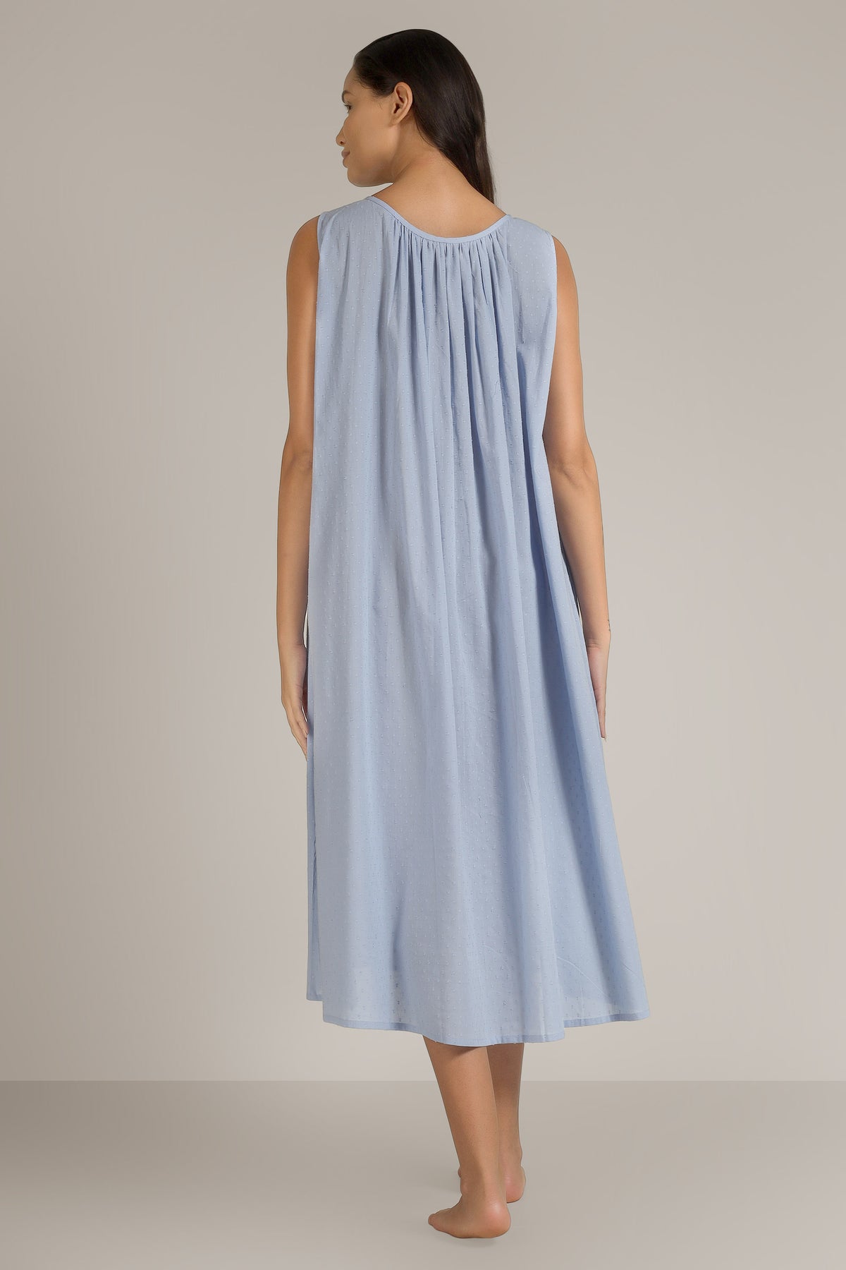Brisa, Nightdress & Gown