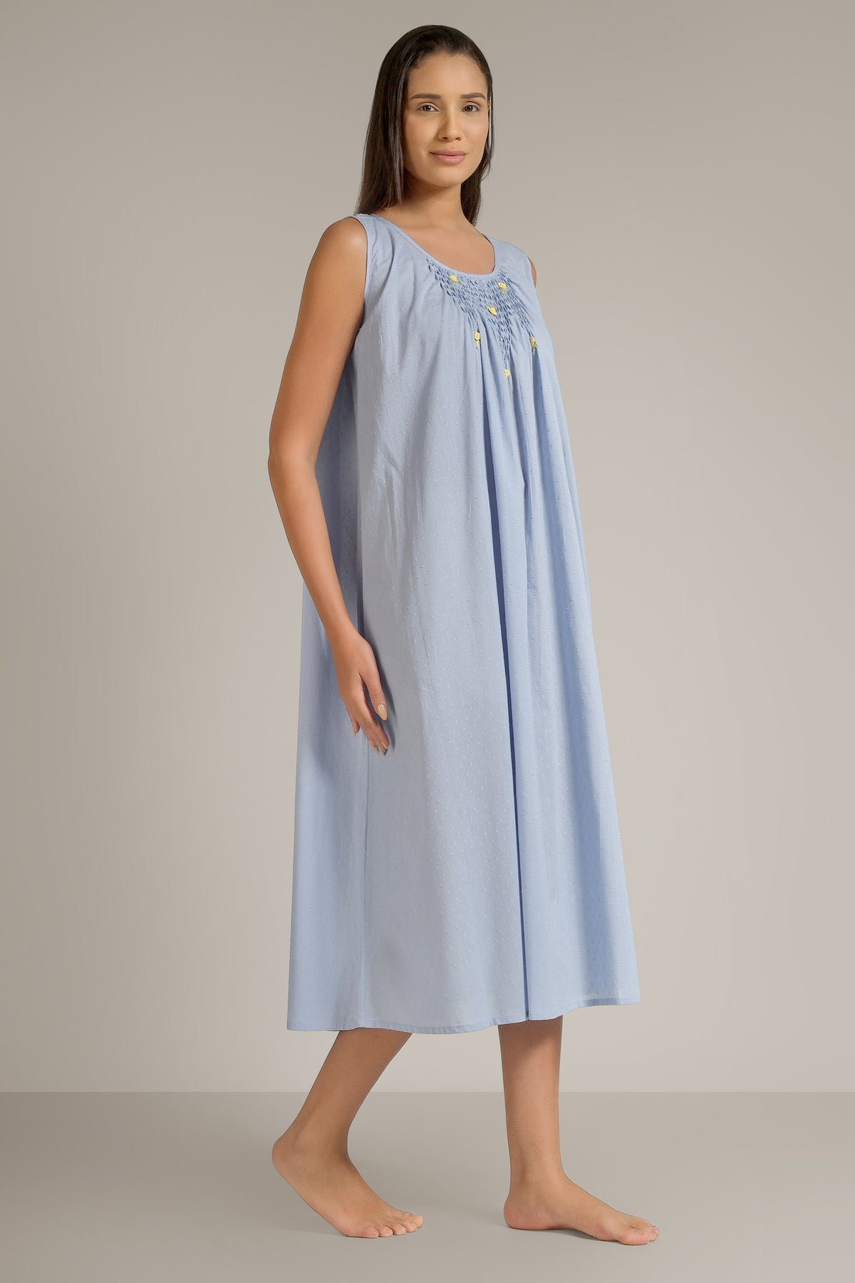 Brisa, Nightdress & Gown