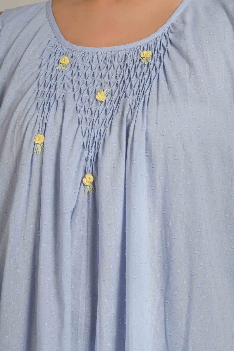 Brisa, Nightdress & Gown