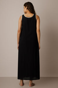 Sara, Nightdress