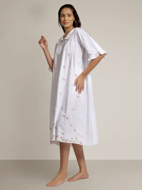 Malia, Nightdress